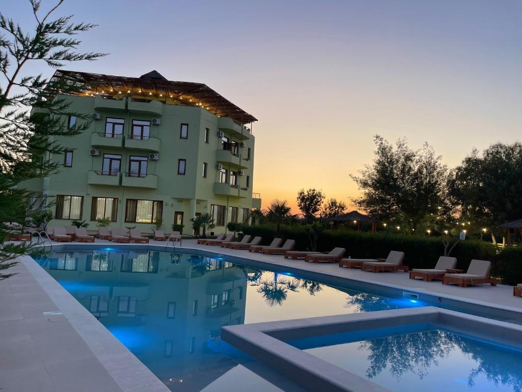 Bazén v ubytování PARADISE Laguna Vain nebo v jeho okolí
