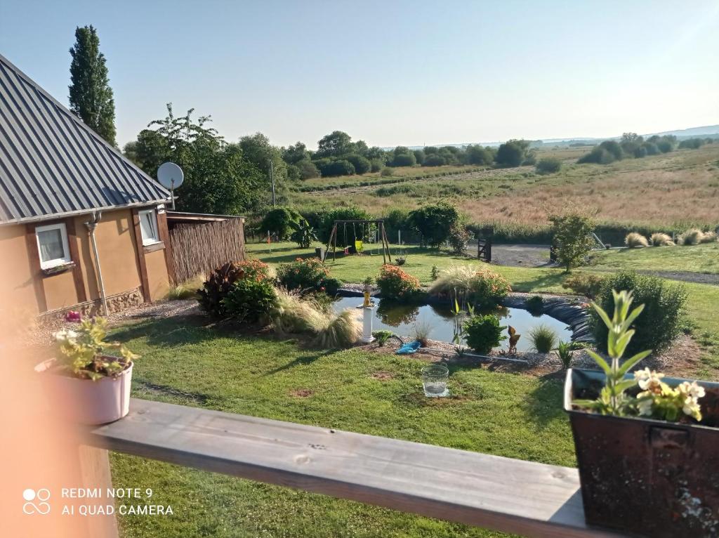 Ogród w obiekcie Gîte du roy