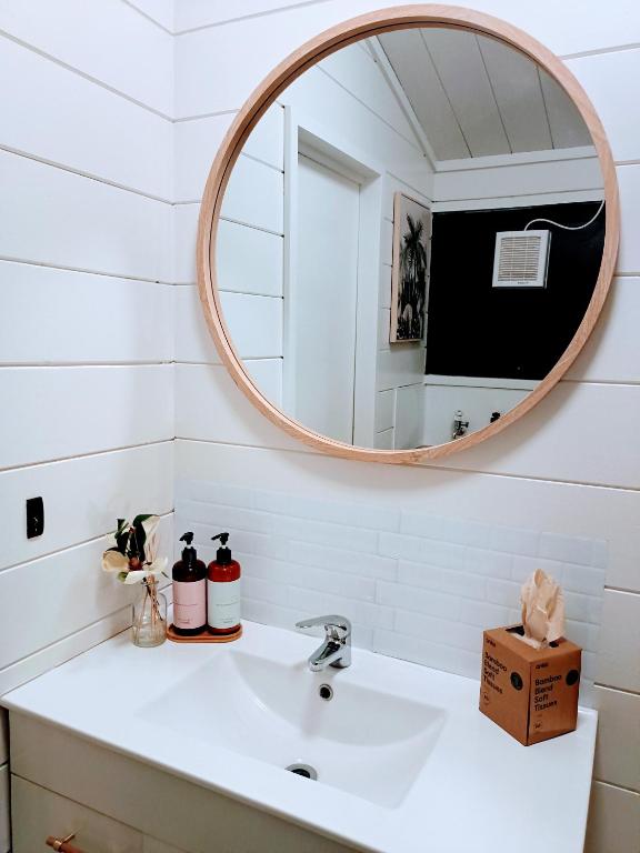 Cosy n Central Rotorua 2BR Entire House & Studio -summer only - Resim 8