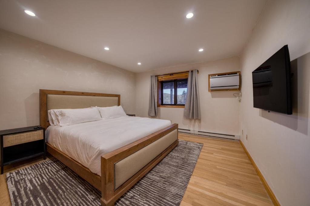 The Haüs Windham - Spacious Suites, Hot Tub, Mountain Views! - Apartment Mit 1 Schlafzimmer, Balkon Und Bergblick