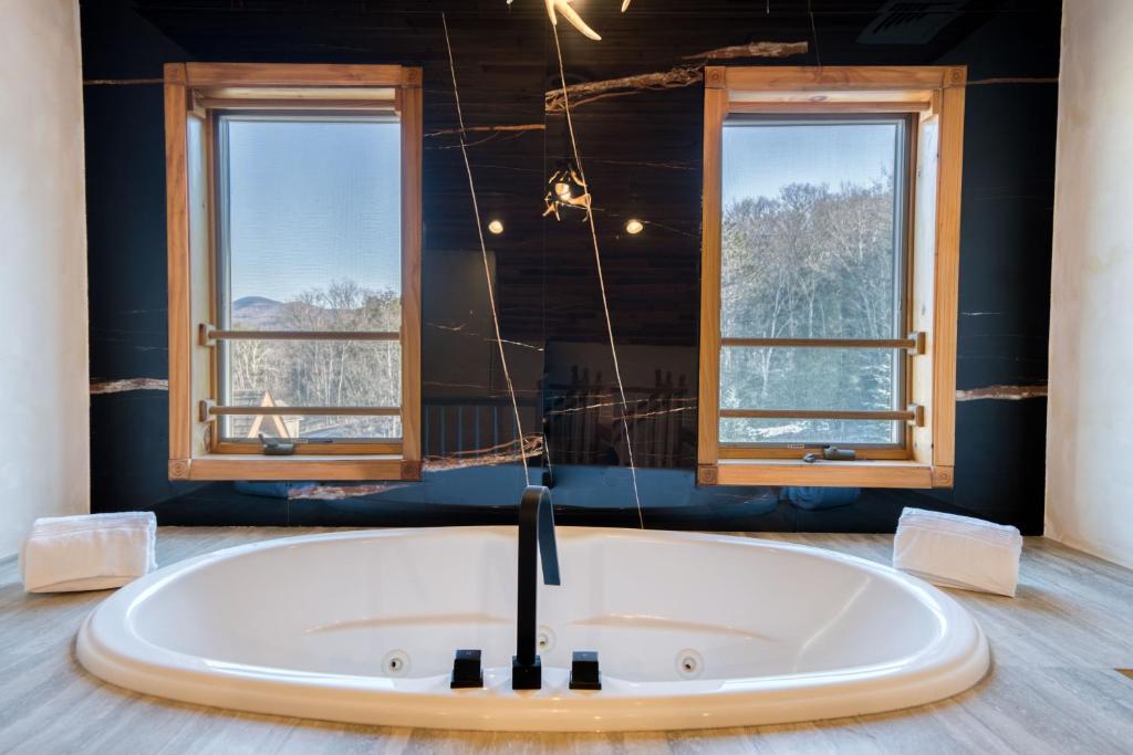 The Haüs Windham - Spacious Suites, Hot Tub, Mountain Views! - Suite Deluxe Con Bañera De Hidromasaje