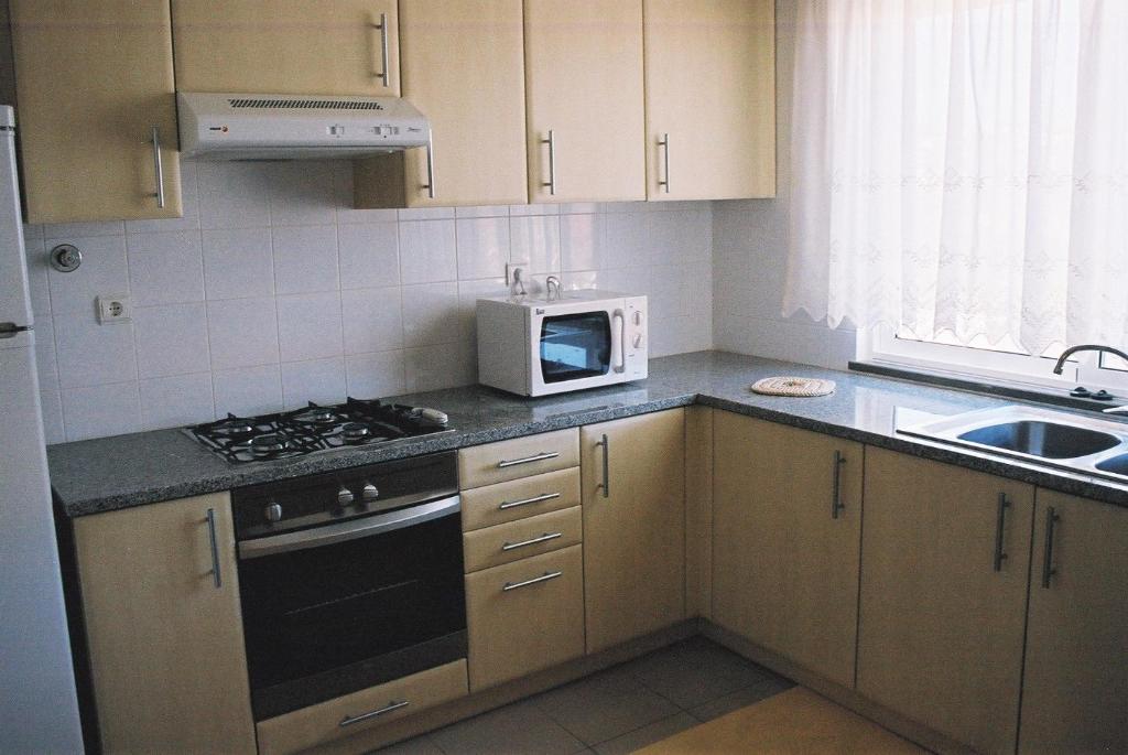 Paraiso Dourado - Two-Bedroom Apartment
