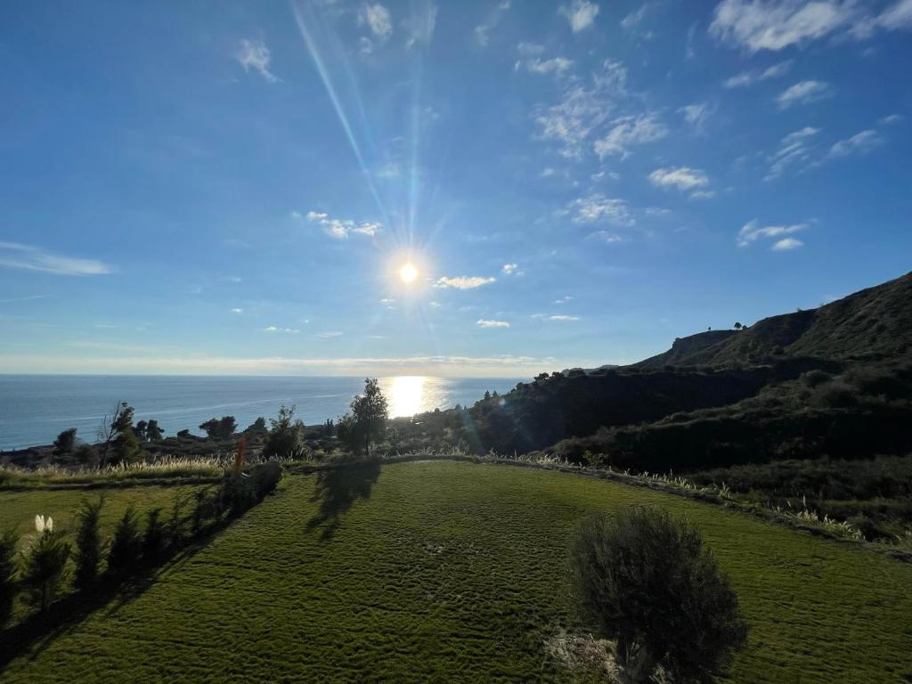 Gallery image of Villanet SeaView in Mola Kalyva