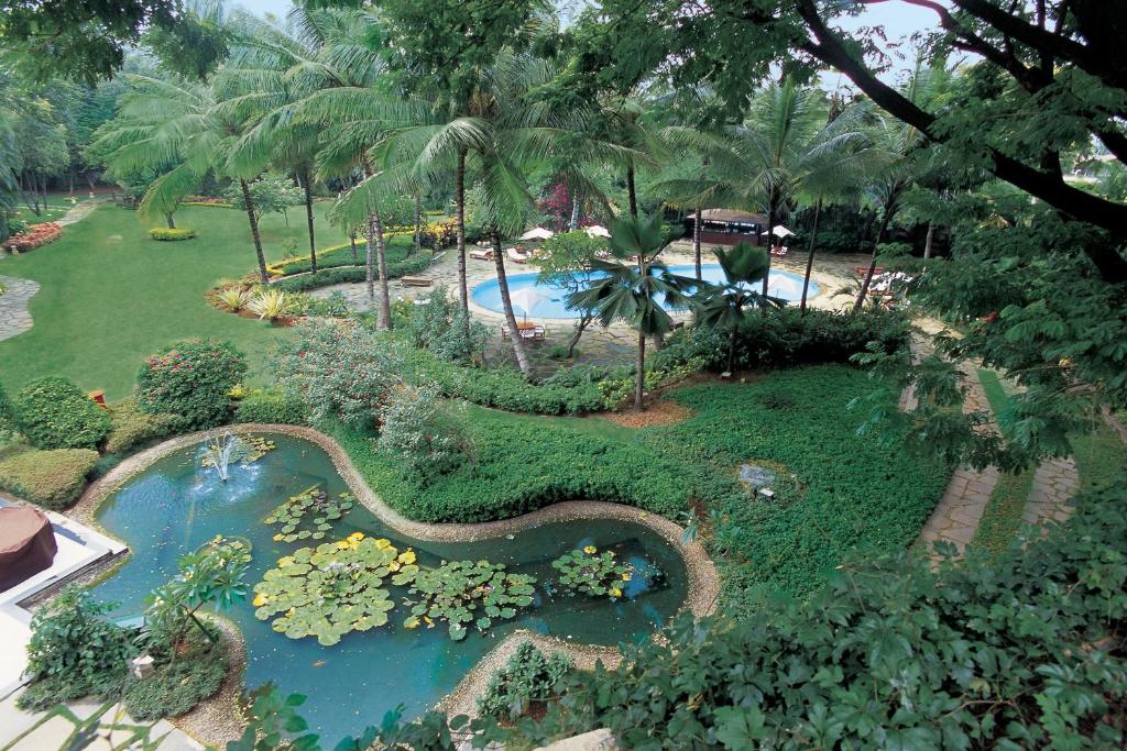 Bazén v ubytování The Oberoi Bengaluru nebo v jeho okolí