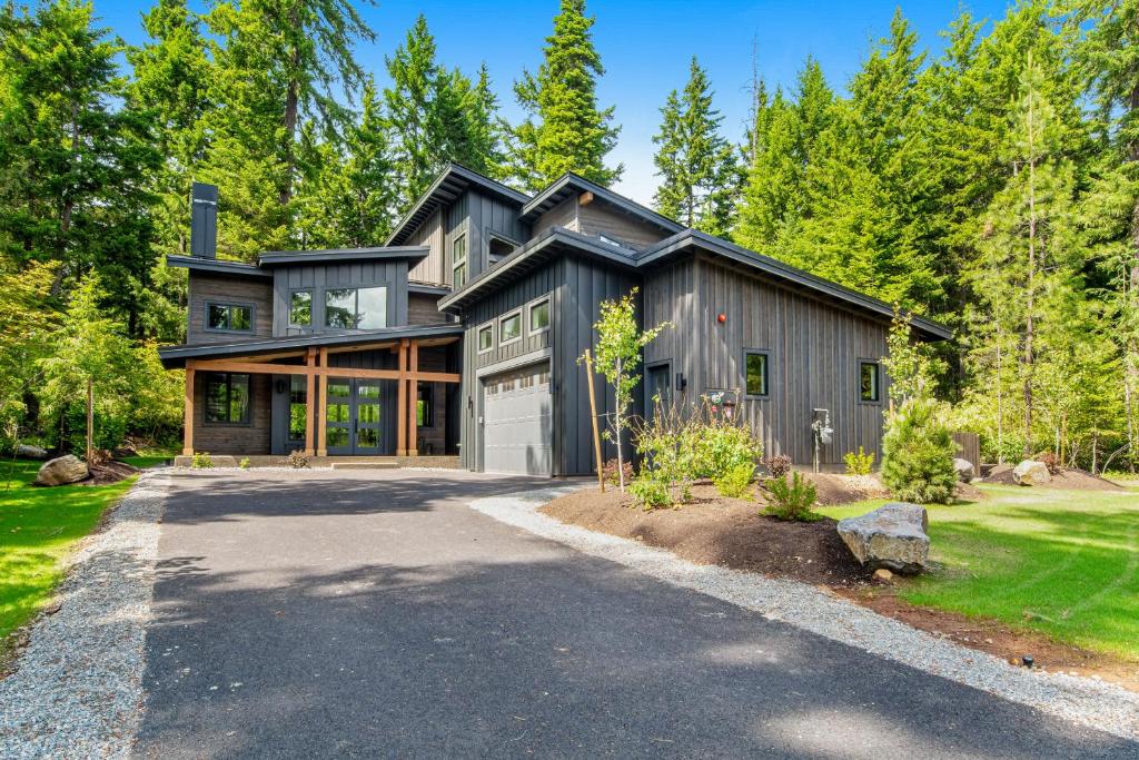 2025 Hgtv Dream Home Hosts 2019 - Alexandra Skinner