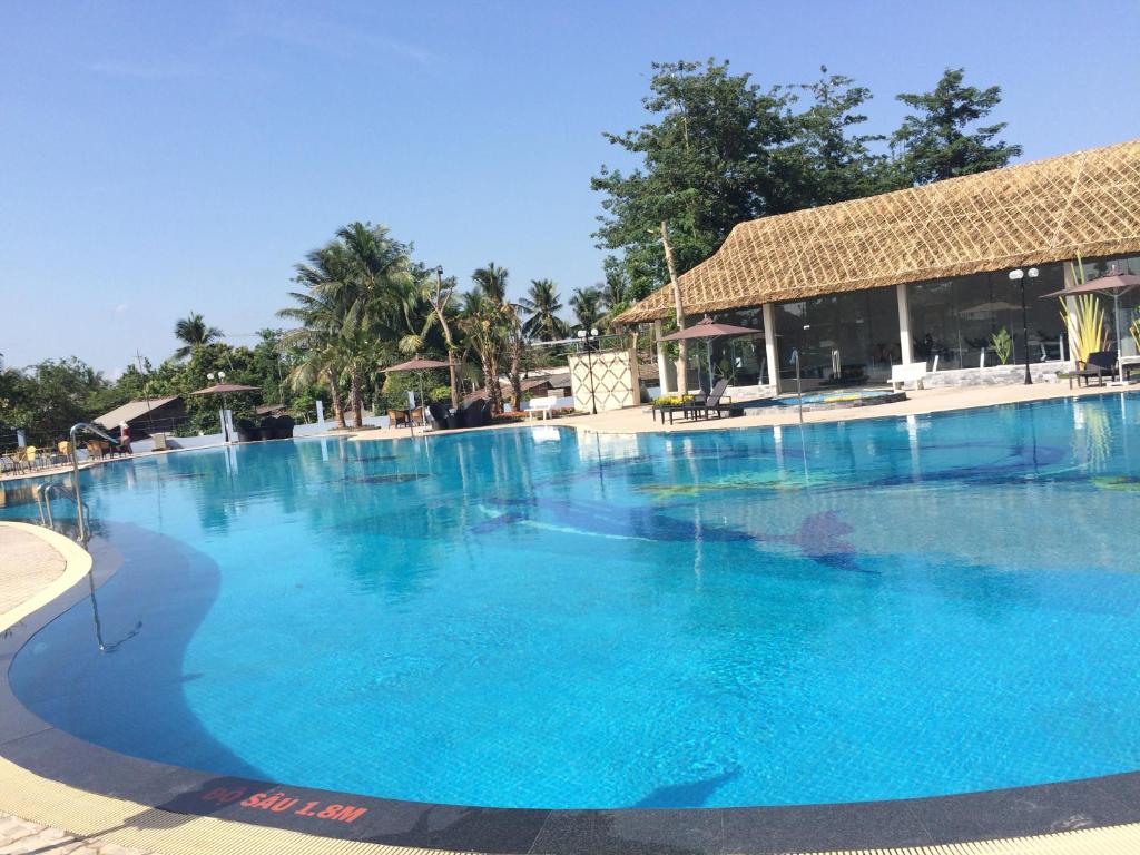 Bazén v ubytování Muong Thanh Luxury Can Tho Hotel nebo v jeho okolí