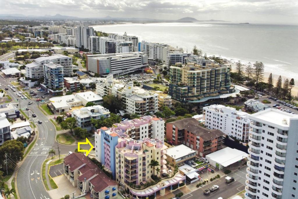 an aerial view of a city and the ocean at Mooloolaba 2 B/R Getaway - Perfect location ZD5 in Mooloolaba