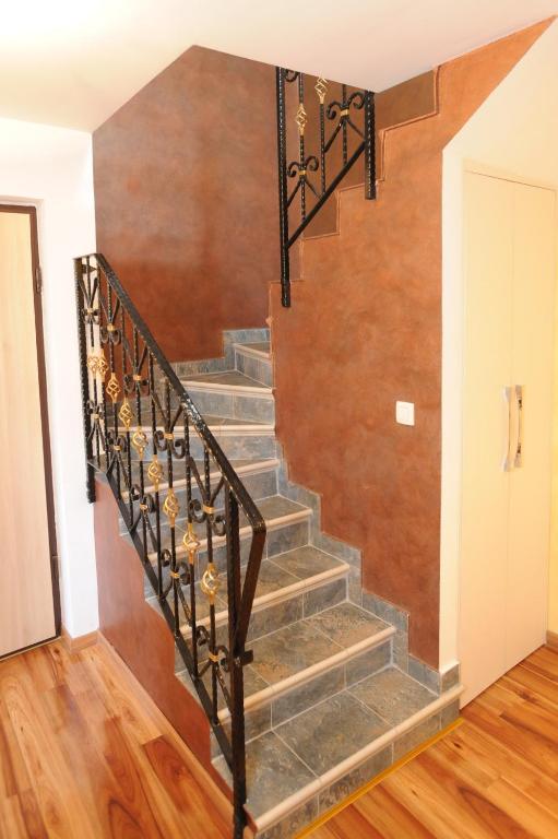 J & P Apartments - 7