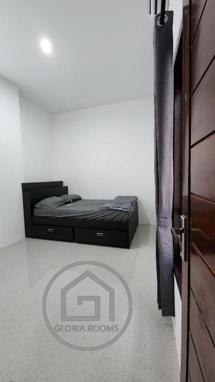 Gloria Rooms karet - Housity