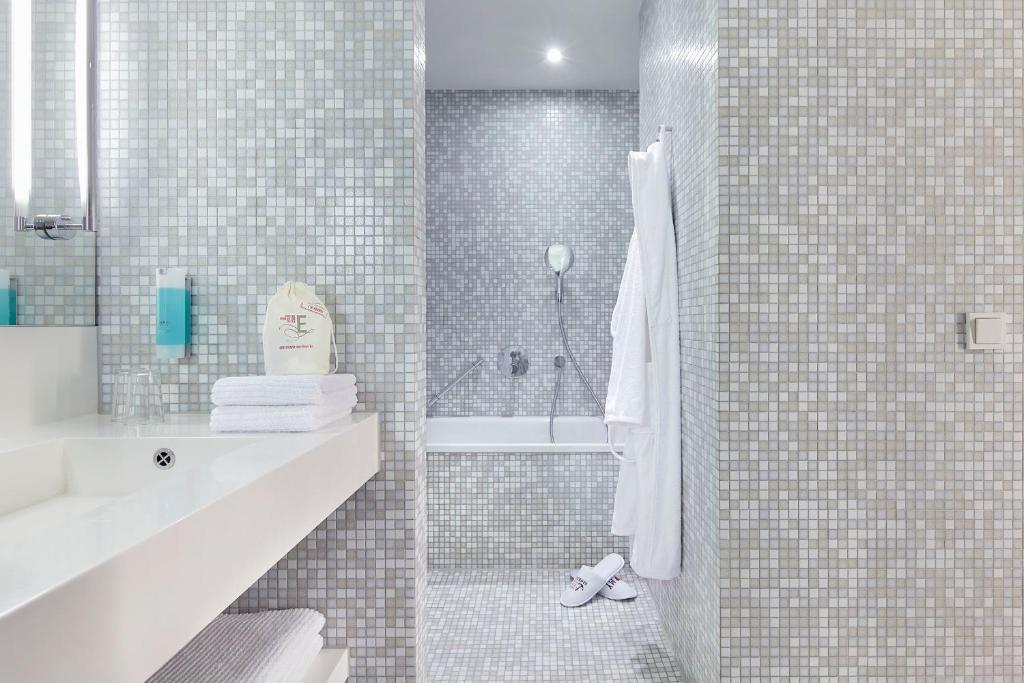 Empire Riverside Hotel - Resim 21