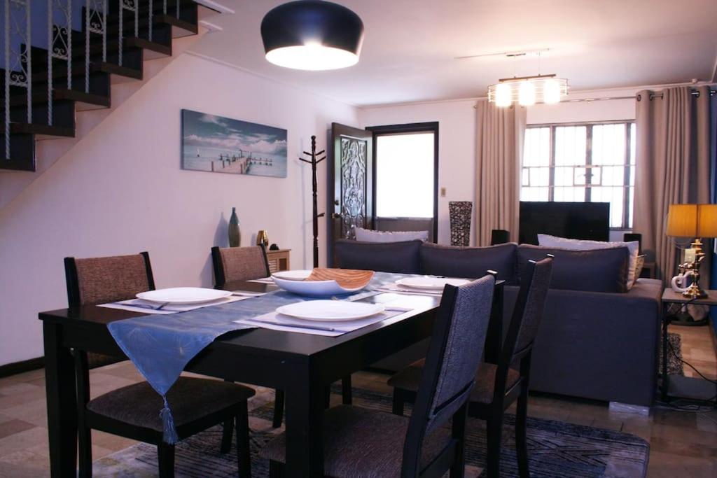 Cozy 135m2 2 bedroom House near Airport with AC and Parking