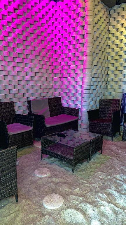 Posezení v ubytování Hotel Muncel Băile Felix