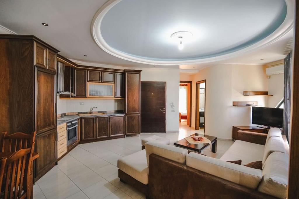 Sea La Vie Apartments - Image 4