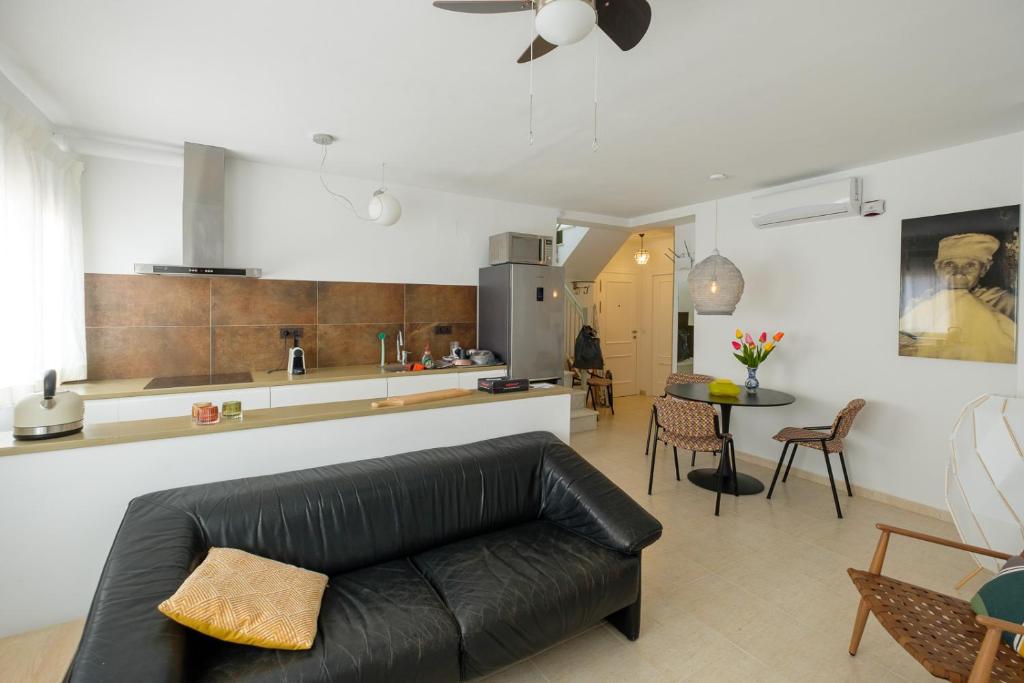 Kuchnia lub aneks kuchenny w obiekcie LOFT2STAY.COM