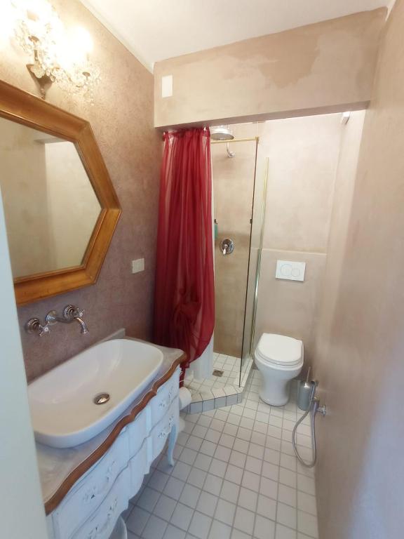 Koupelna v ubytování Hotel Oviv dimora del borgo