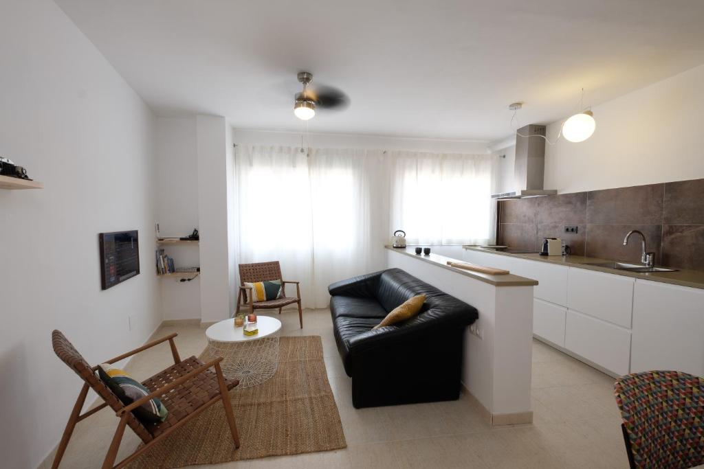 Kuchnia lub aneks kuchenny w obiekcie LOFT2STAY.COM