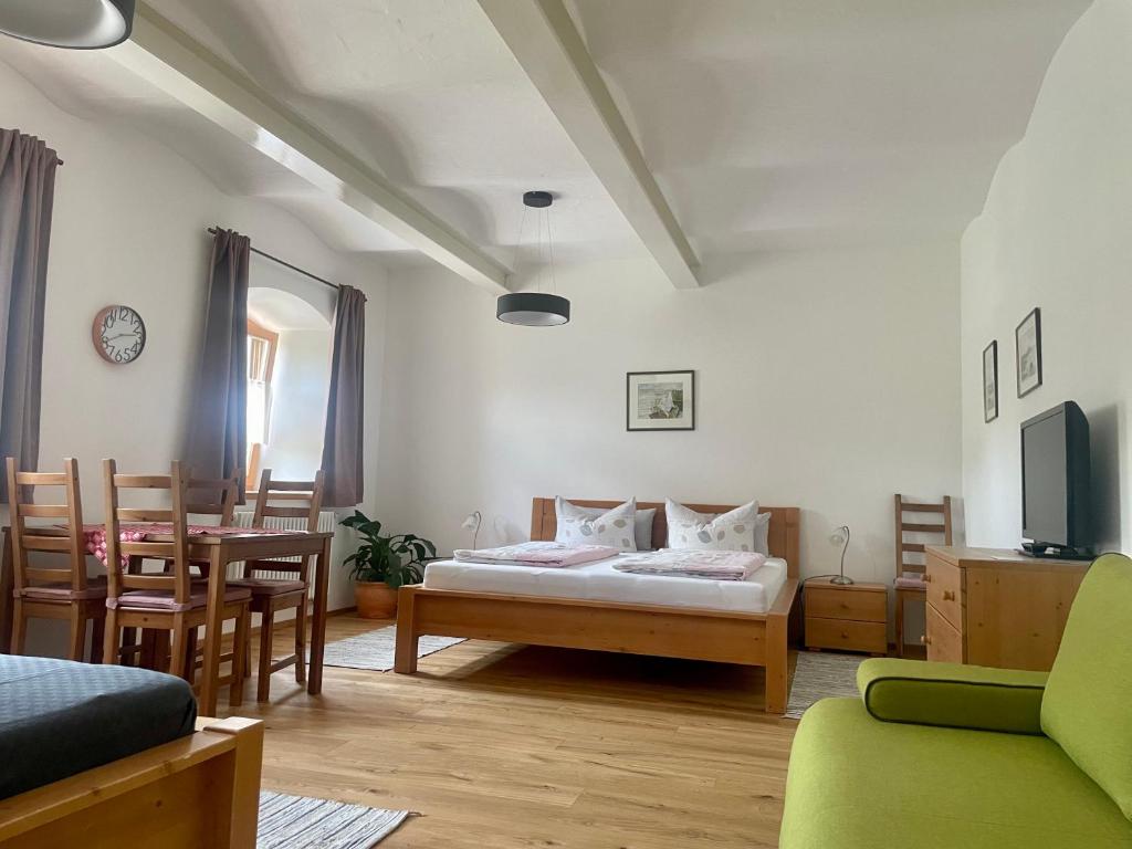 Bernhardhof - Pension, Guest-House & Apartments - Apartamento Con Terraza