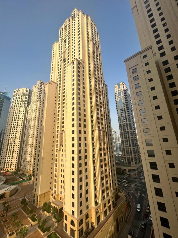 رابین بیچ هاستل JBR