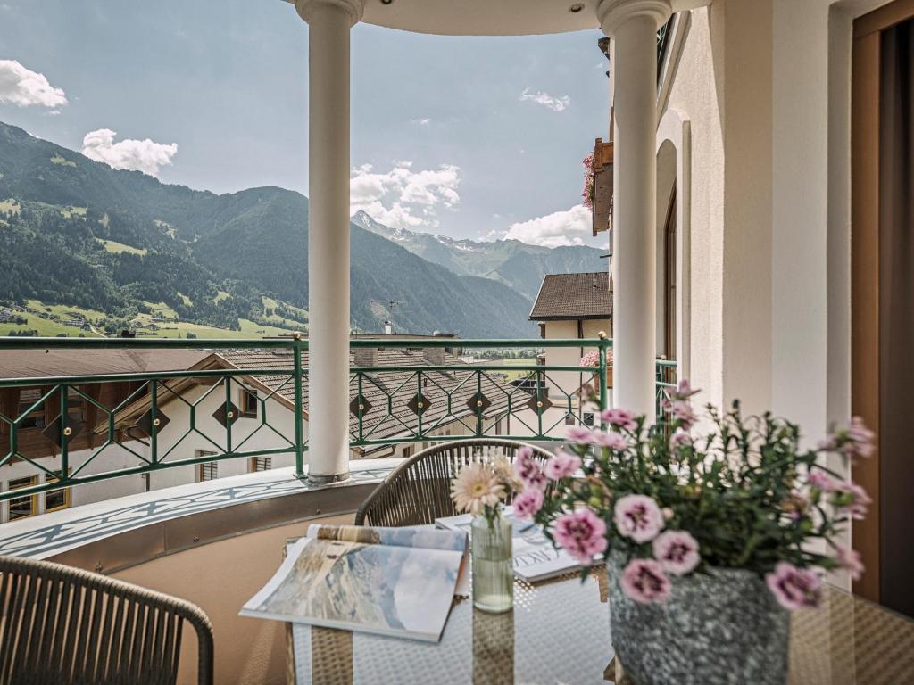 Nespecifikovaný výhled na hory nebo výhled na hory při pohledu z hotelu