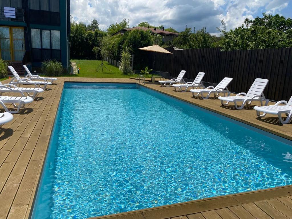 Bazén v ubytování Chateau Tsinandali Hotel nebo v jeho okolí