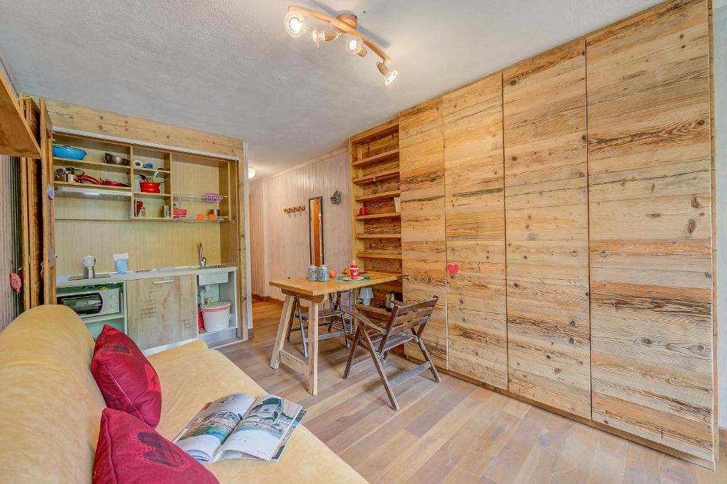 Dapur atau dapur kecil di Studio Abete Rosso 500m From Ski - Happy Rentals