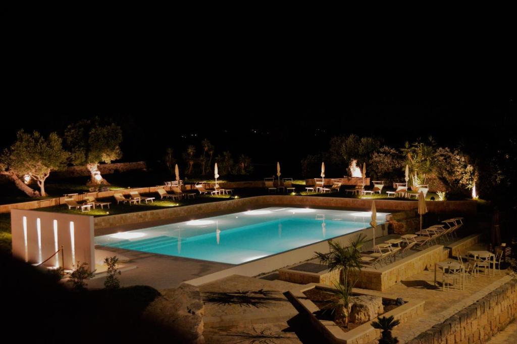 Bazén v ubytování Masseria Torrepietra nebo v jeho okolí