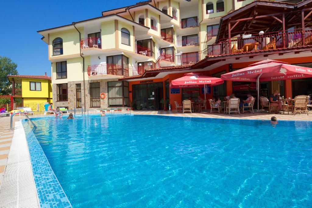Bazén v ubytování Hotel Smolyan nebo v jeho okolí