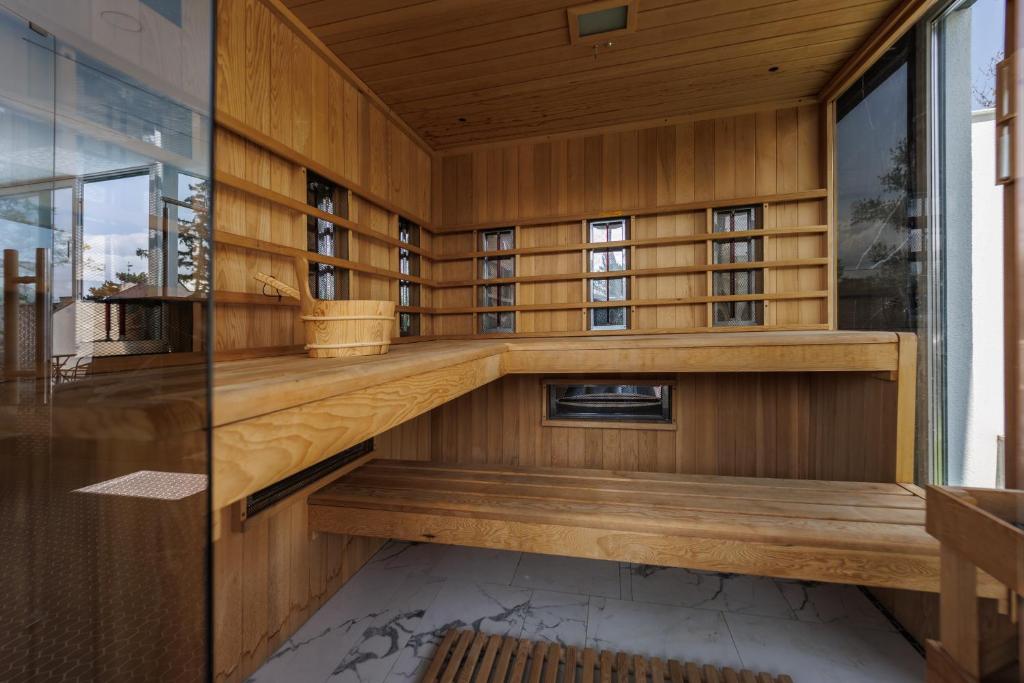 Fotografie z fotogalerie ubytování Villa Bauhaus Wellness Apart-Hotel v Siofoku