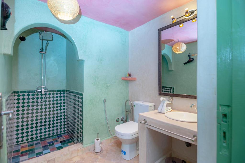 Uma casa de banho em Smile House Imlil