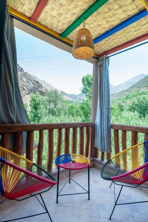 Uma vista geral da montanha ou uma vista da montanha a partir do bed and breakfast