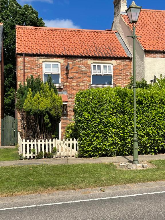 Three bedroom entire house in Wynyard with free parking, Wifi, Garage