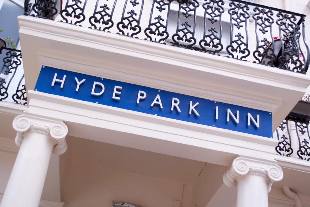 Certifikát, hodnocení, plakát nebo jiný dokument vystavený v ubytování Smart Hyde Park Inn