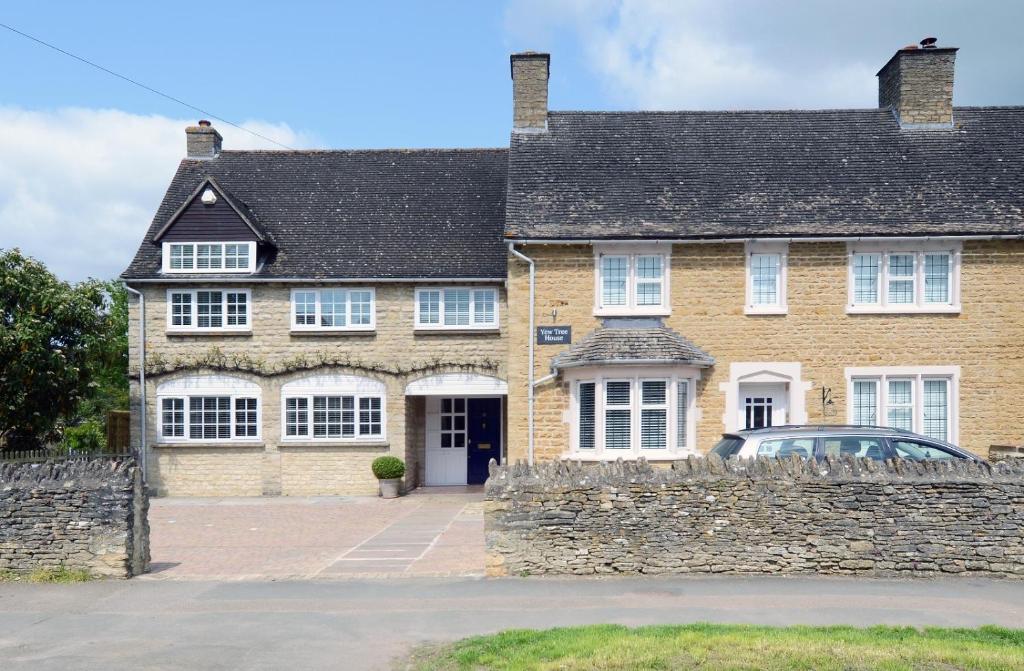 Yew Tree House photo photo 4
