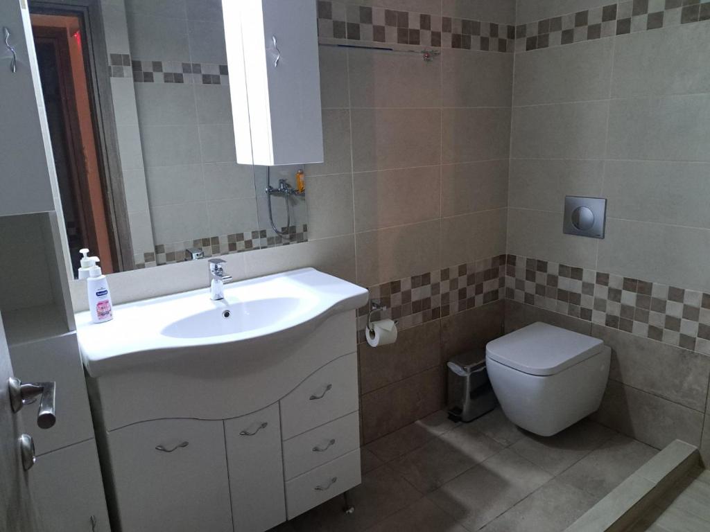A bathroom at Déjà Blue