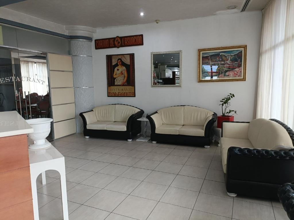 Posezení v ubytování Green Hotel Ninfa
