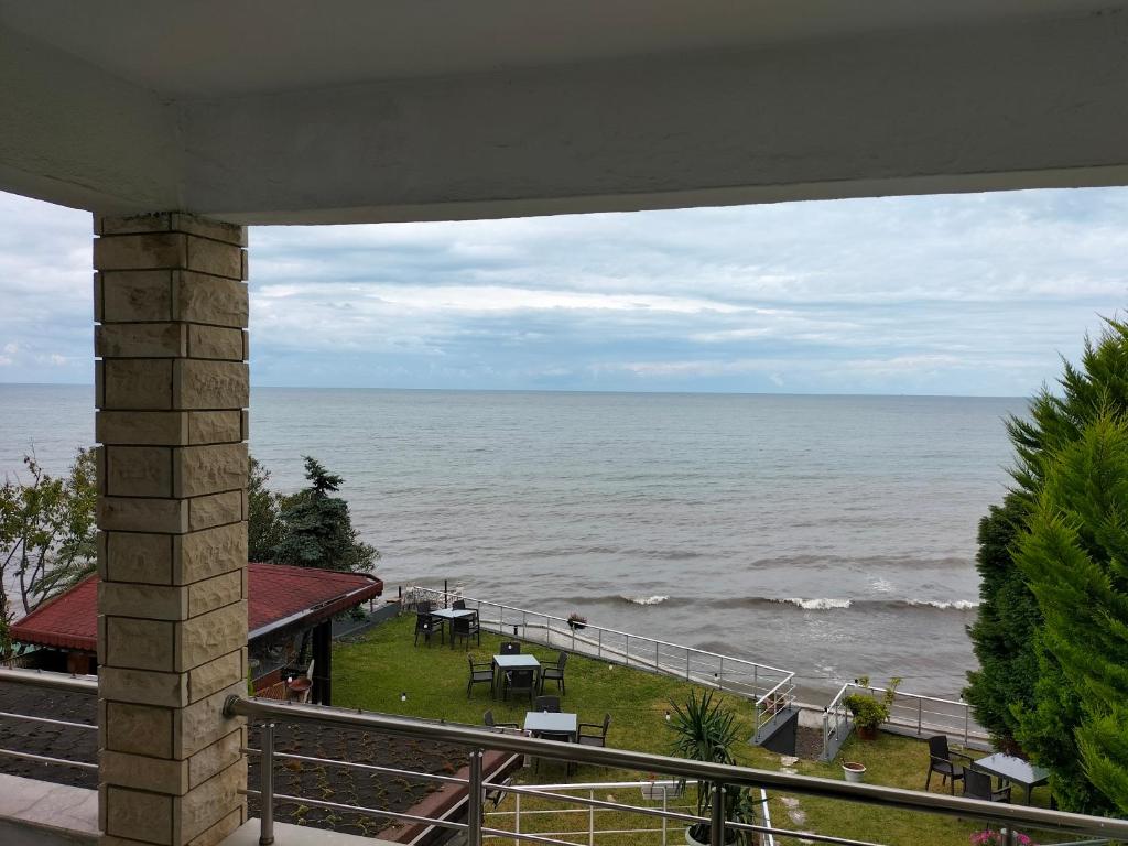 KUMSAL OTEL - Deluxe Double Room With Balcony And Sea View