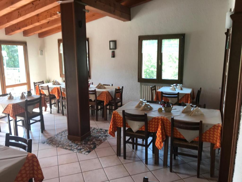 Restaurace v ubytování La Buca delle Fate Ristorante Albergo