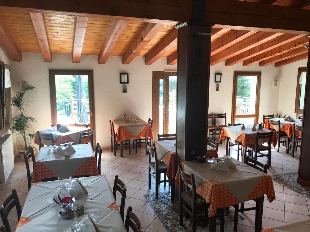 Restaurace v ubytování La Buca delle Fate Ristorante Albergo