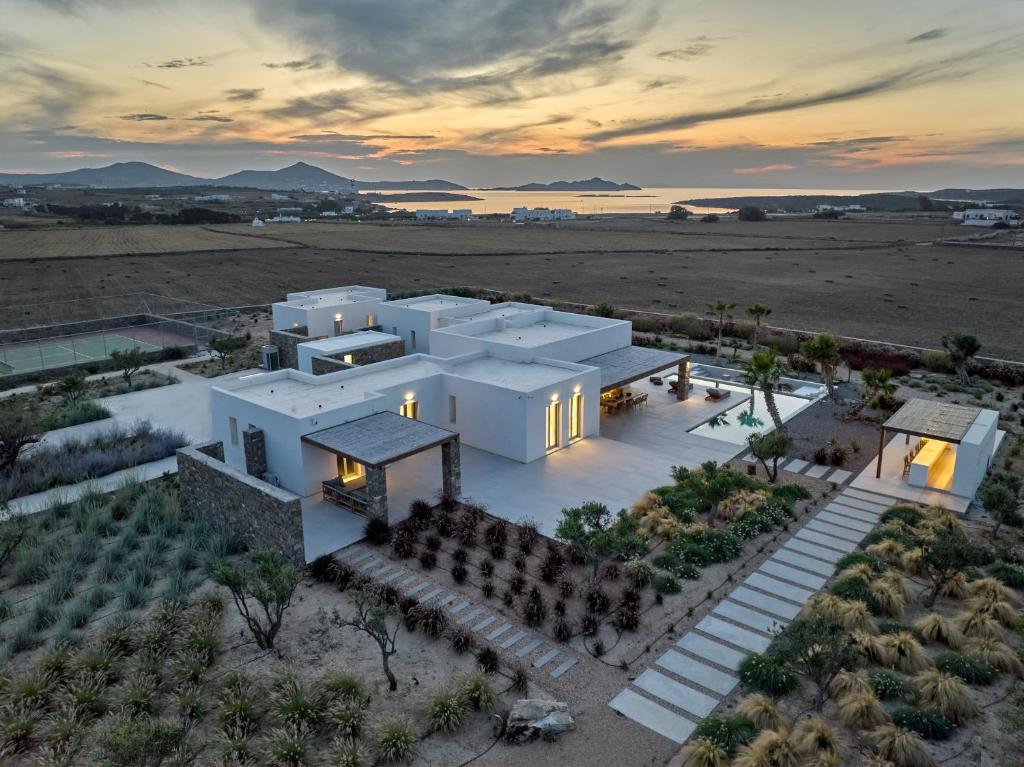 Villa Rojo photo photo 6
