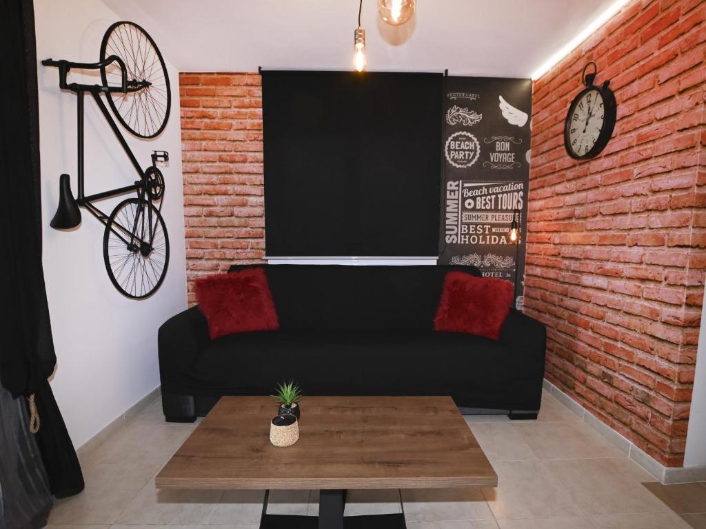A seating area at Edificio Amatista