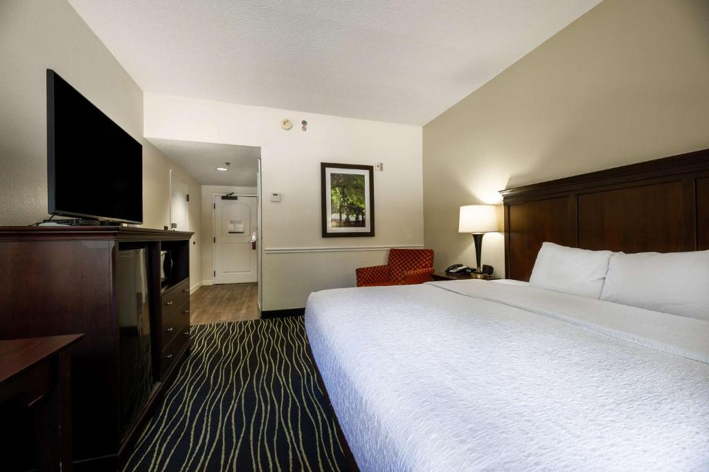 Hampton Inn Columbia I-26/Harbison Blvd photo