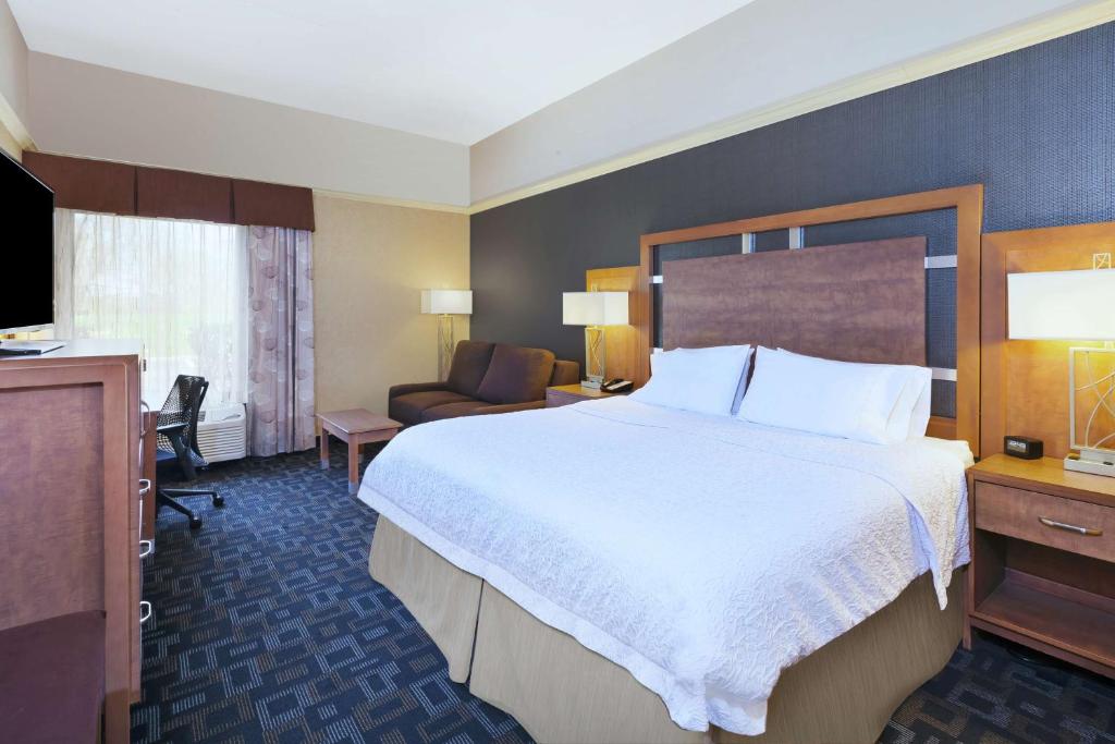 Postel nebo postele na pokoji v ubytování Hampton Inn Clinton