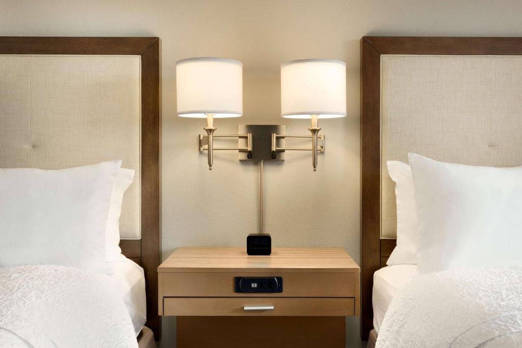 Hampton Inn & Suites Largo - Chambre Queen Avec Deux Lits Queen - Accès à La Mobilité / Non-fumeur