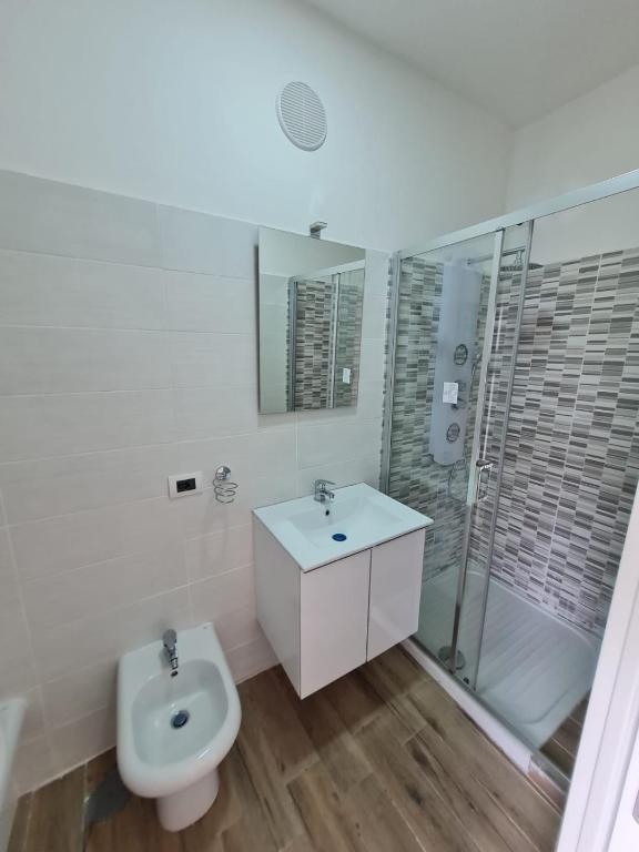 Koupelna v ubytování Scauri Rooms B&B