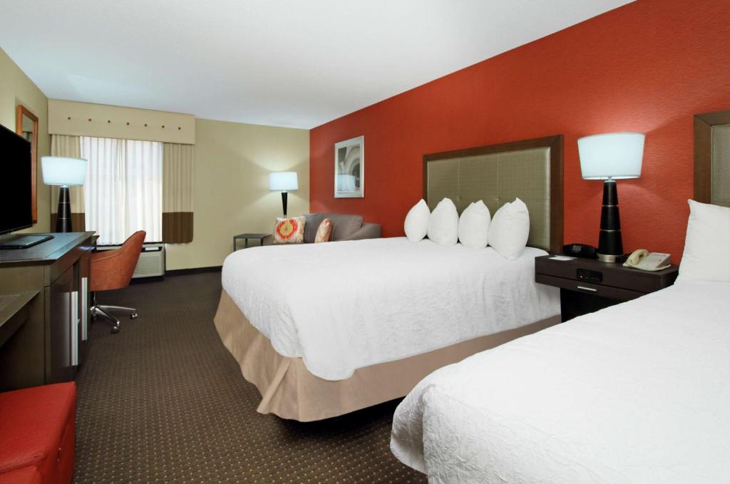 Hampton Inn Columbus-International Airport photo