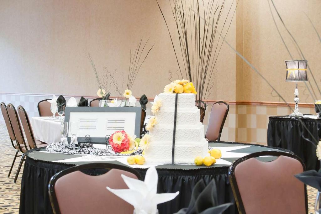 Hampton Inn & Suites Columbia at the University of Missouri photo