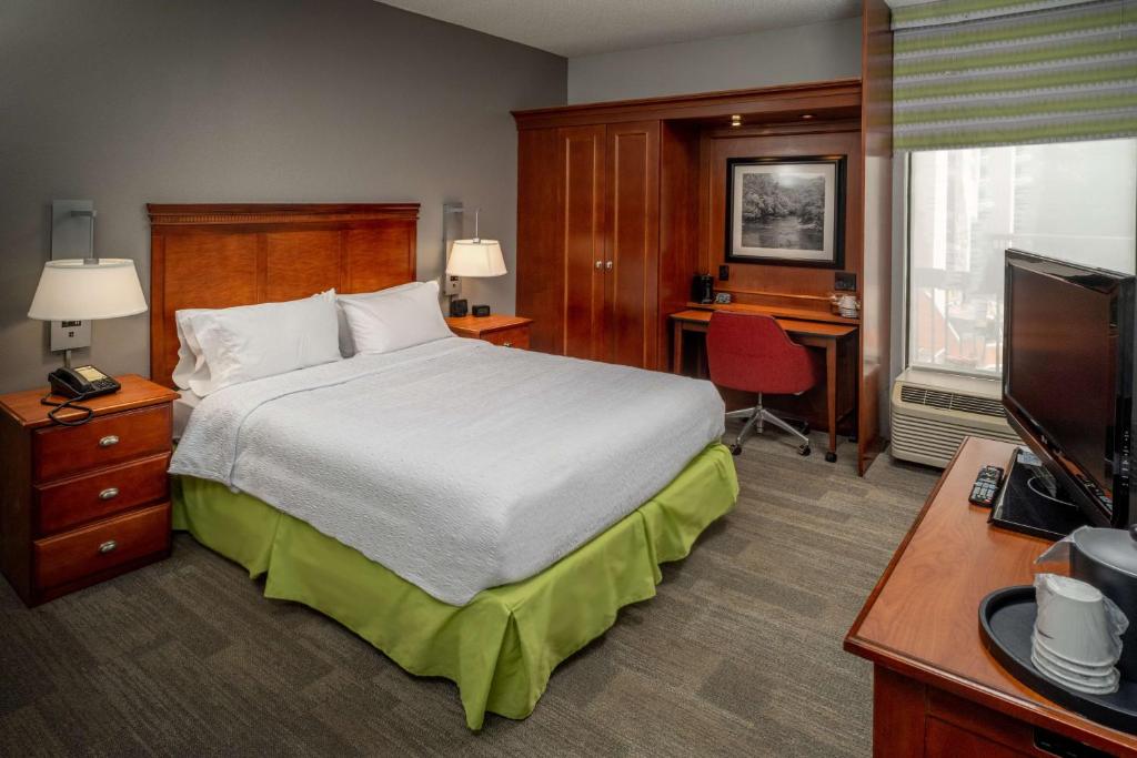 Hampton Inn Charleston Downtown photo