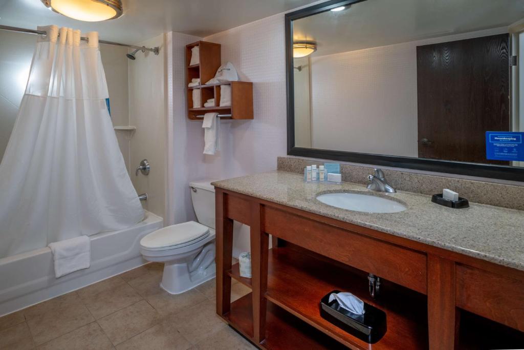 Hampton Inn Charleston Downtown photo