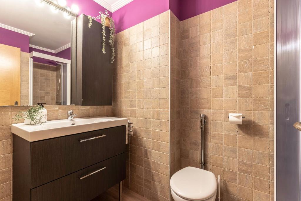 Koupelna v ubytování KAROLA amplio apartamento junto a San Mamés
