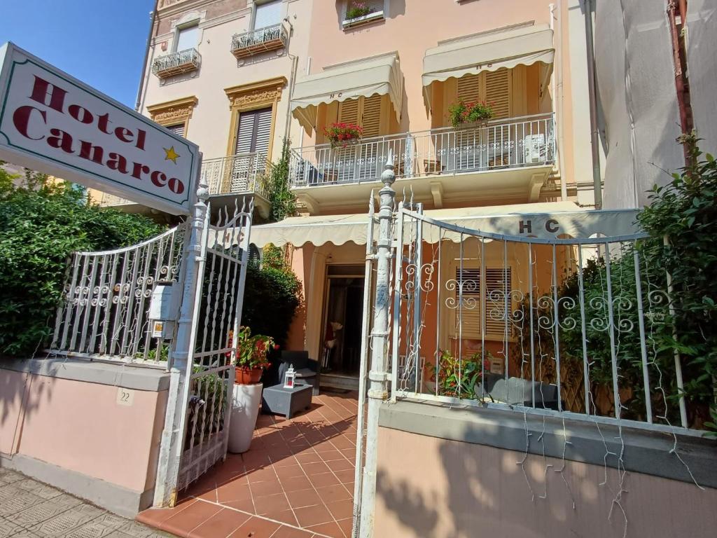 Budova, kde se hotel nachází